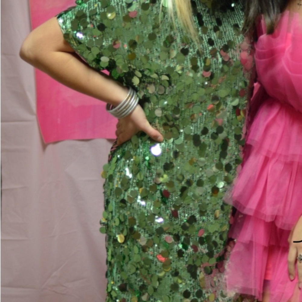 green sparkly dress!!